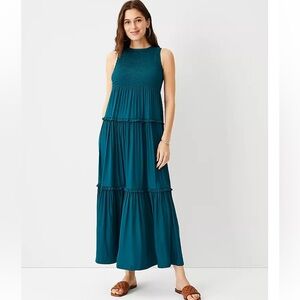 Ann Taylor Smocked Bodice Maxi Dress in Evening Emerald Size 12 Beautiful Flowy